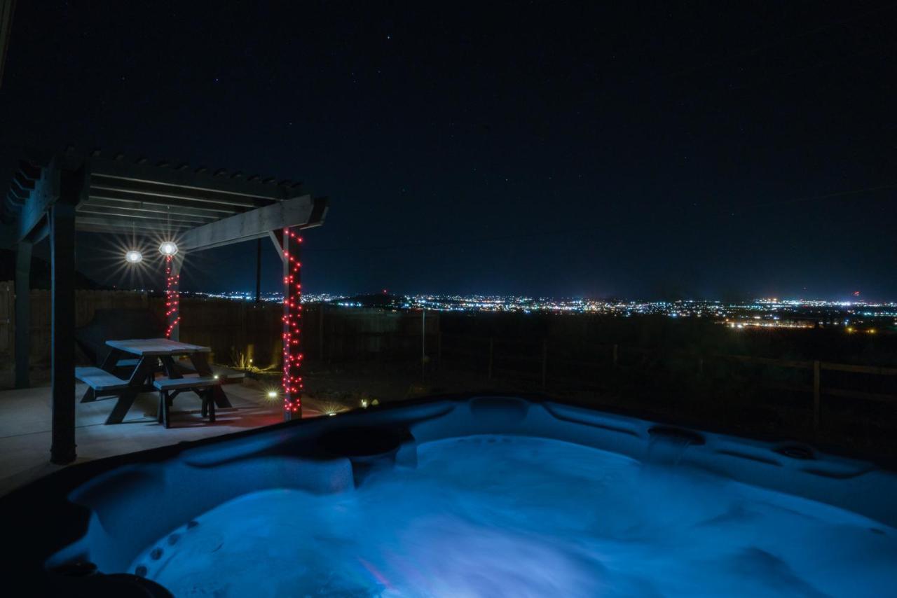 Desert Twilight 29 - Hot Tub & Ev Charger تونتي ناين بالمز المظهر الخارجي الصورة